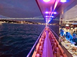 Bosphorus Dinner Cruise with Unlimited Alcoholic Drinks&Turkish Night Show +Private Table(ALL-INCLUSIVE)